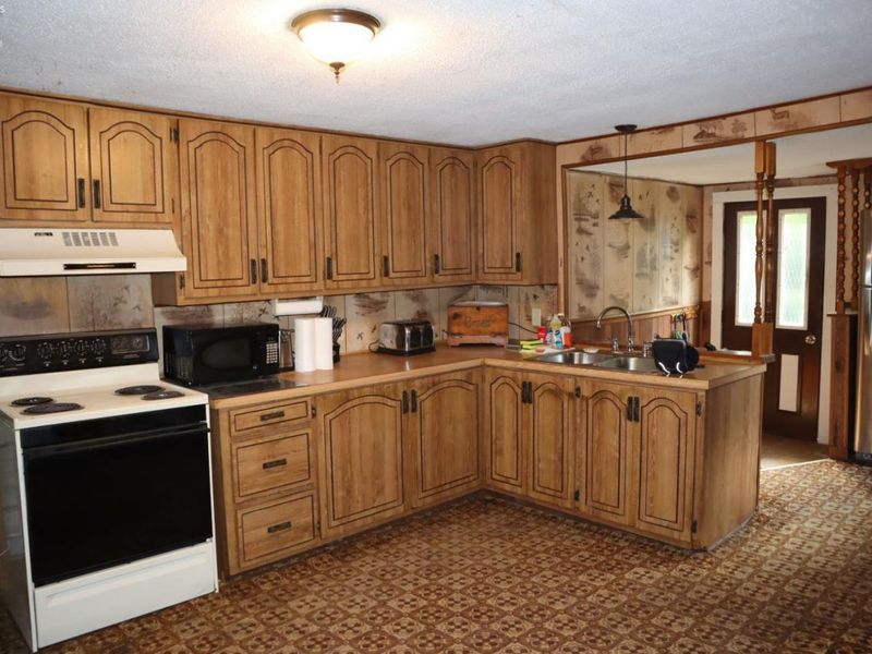 555 St Rt 61 N, Norwalk, OH 44857 Photo 2