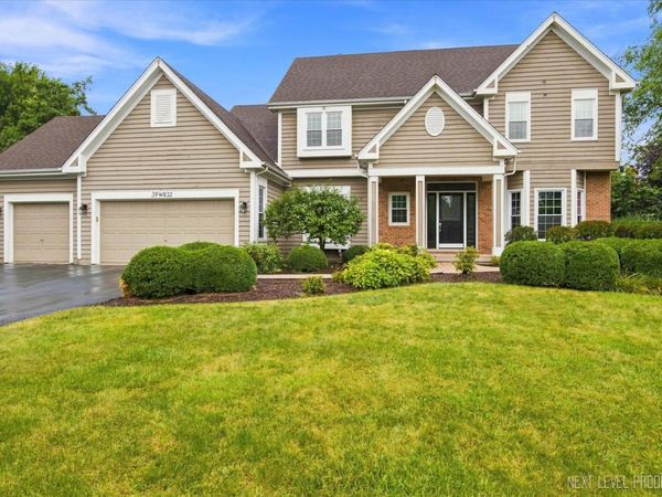 39W832 Carl Sandburg Road , St. Charles, IL 60175