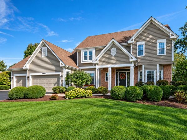 39W832 Carl Sandburg Road, St. Charles, IL 60175