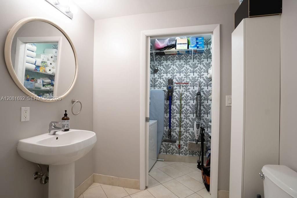 1900 N Bayshore Dr, Unit 2018, Miami, FL 33132 Photo