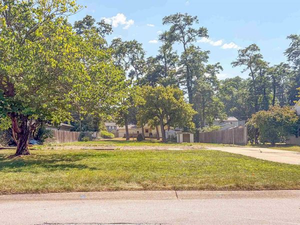 1904 Hartman Drive, South Bend, IN 46617