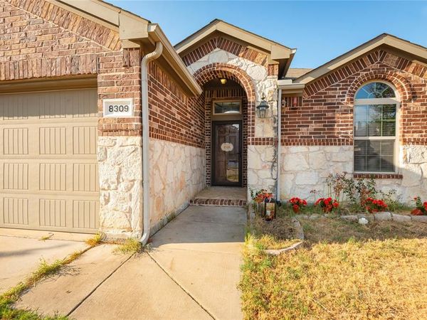 8309 Black Hills Trail, Aubrey, TX 76227