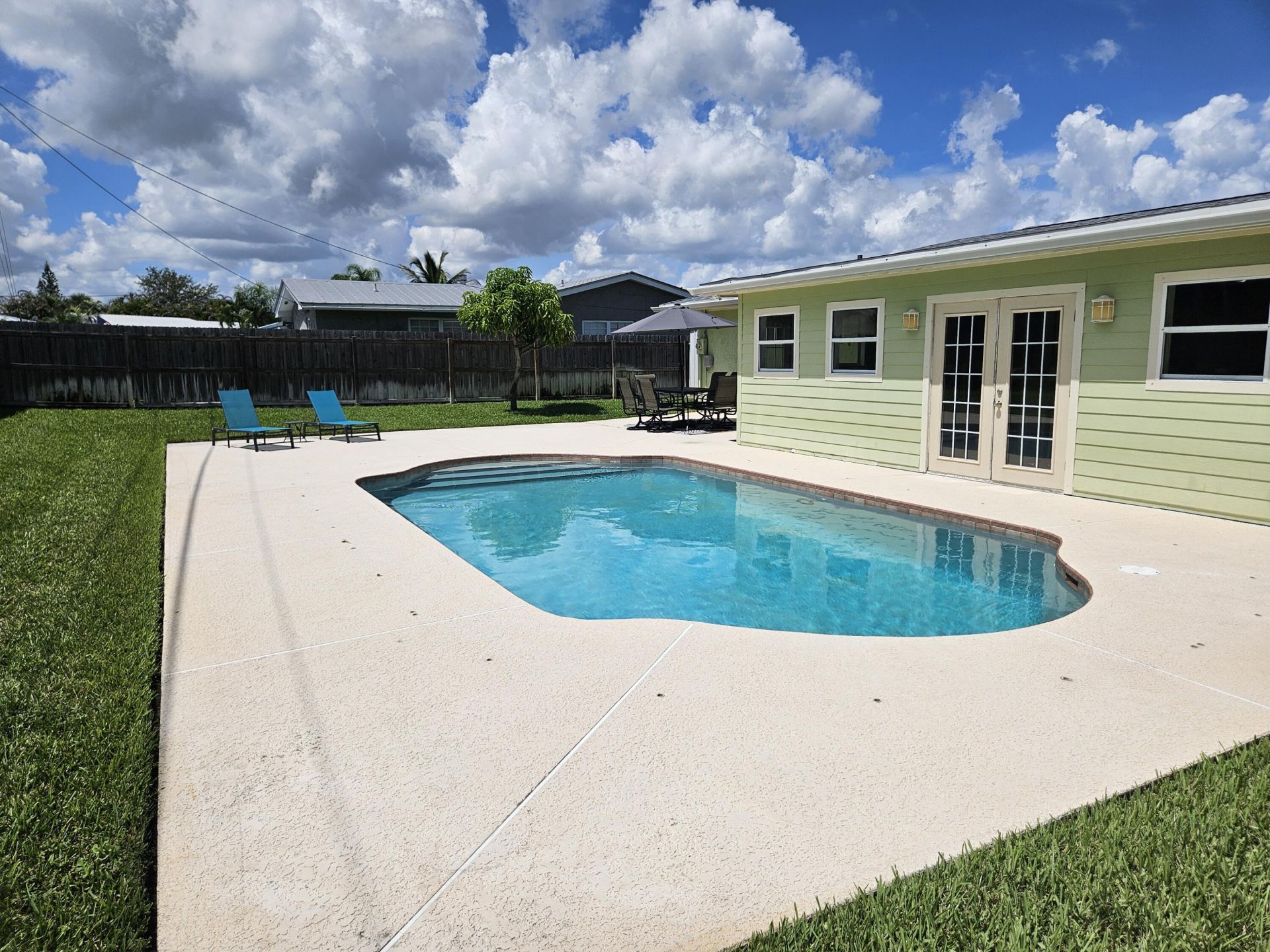 1590 NE 23rd Terrace, Jensen Beach, FL 34957 Photo