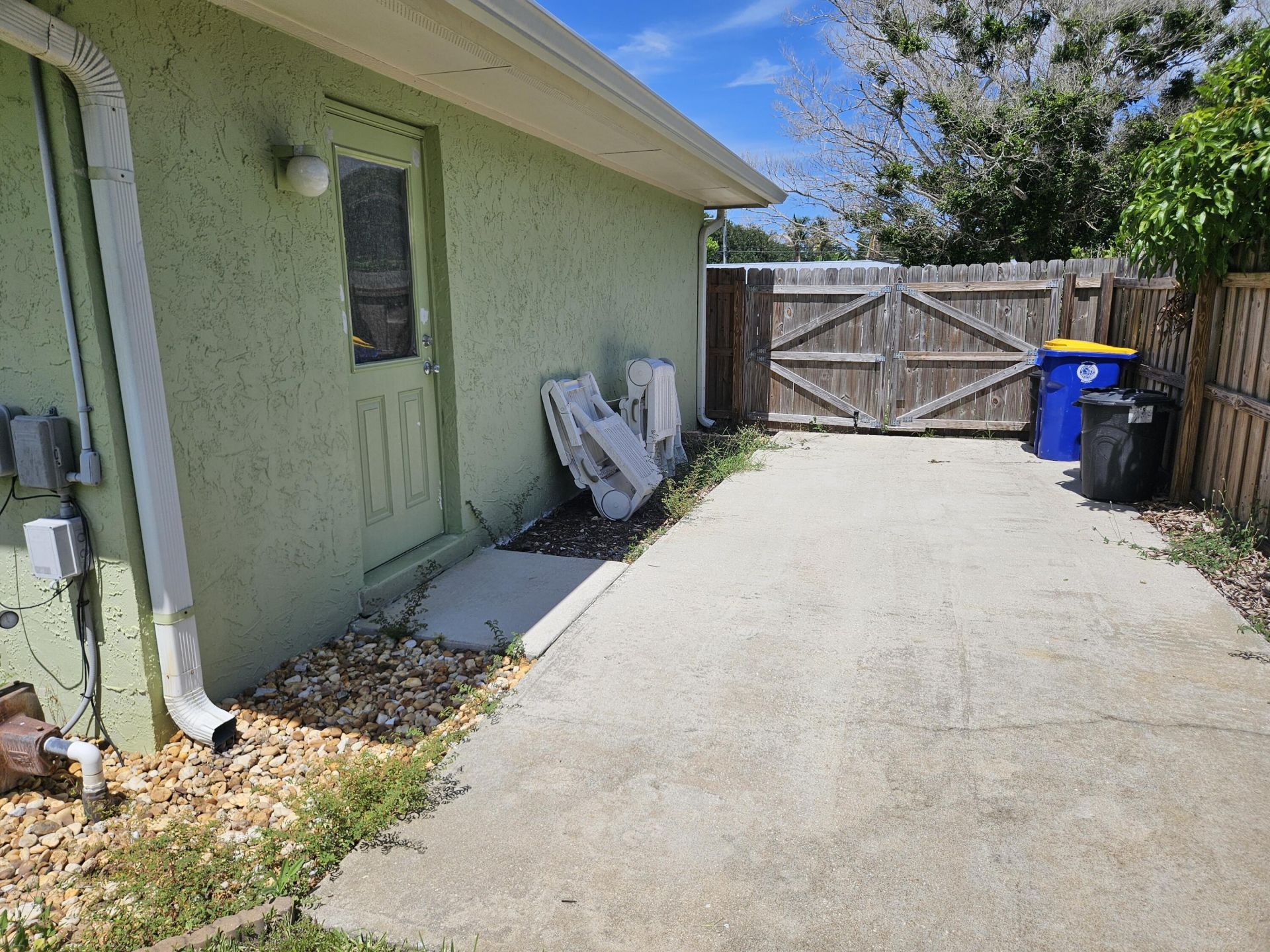 1590 NE 23rd Terrace, Jensen Beach, FL 34957 Photo