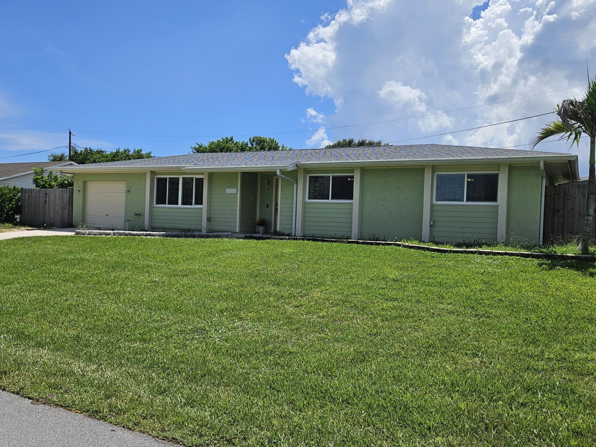 1590 NE 23rd Terrace, Jensen Beach, FL 34957 Photo