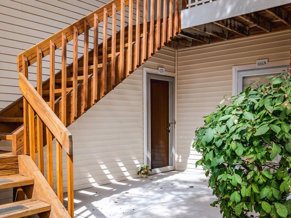 670 Forest Glen Drive, Valparaiso, IN 46385
