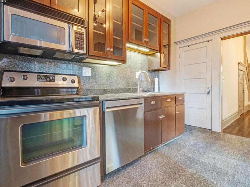 356 W Hubbard Avenue, Columbus, OH 43215 Photo 17