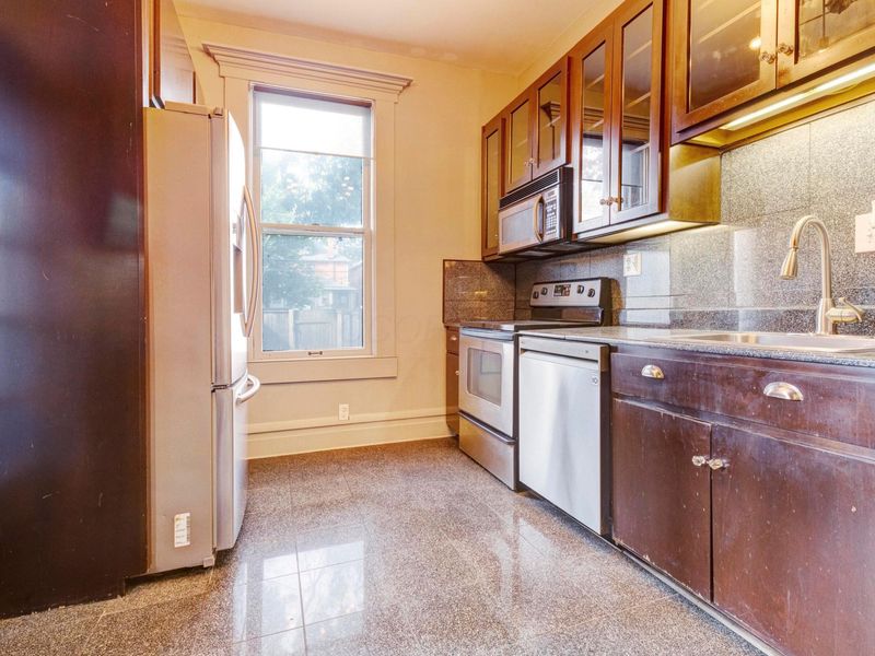 356 W Hubbard Avenue, Columbus, OH 43215 Photo 19
