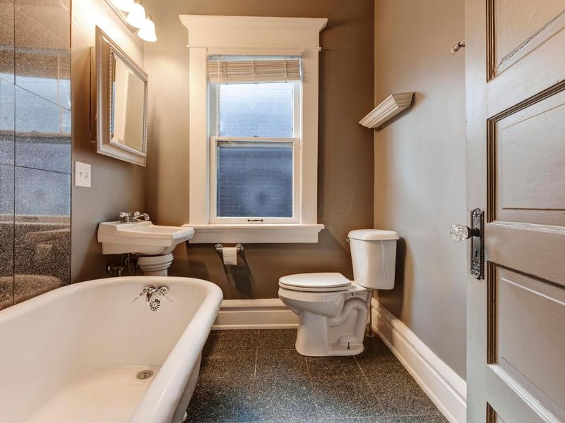 356 W Hubbard Avenue, Columbus, OH 43215 Photo 34