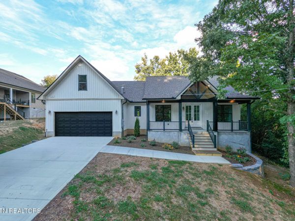 4268 Lee Rd, Knoxville, TN 37921