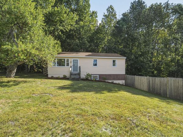 658 Middle Road , Sabattus, ME 04280