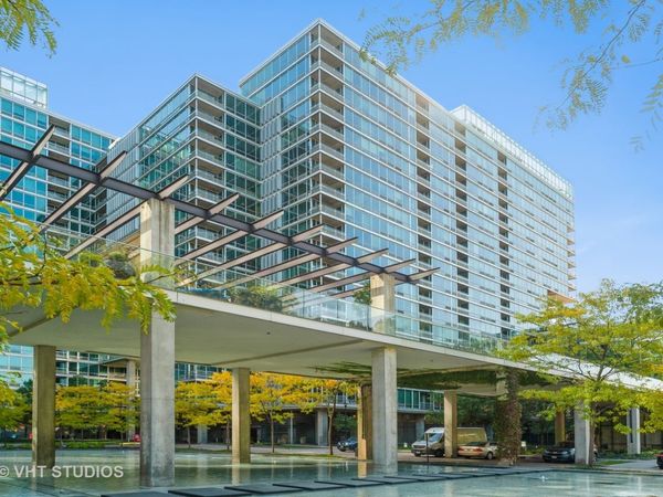 9655 Woods Drive, Unit 707, Skokie, IL 60077
