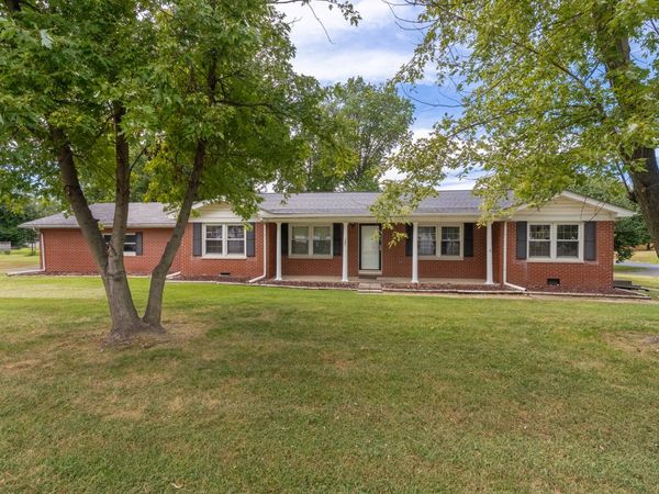 507 N Park Street , Sesser, IL 62884