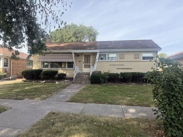 9426 S Avers Avenue , Evergreen Park, IL 60805