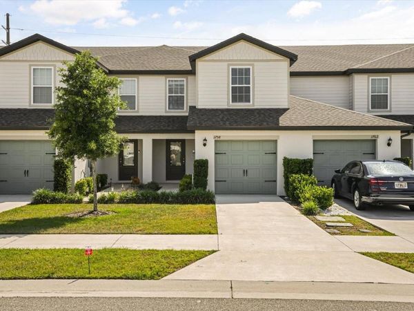 1758 WITHERNSEA COURT , TAVARES, FL 32778