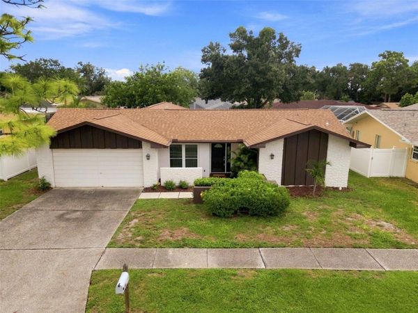 203 HILLCREST DRIVE , SAFETY HARBOR, FL 34695
