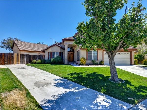 38016 Ranier, Palmdale, CA 93552