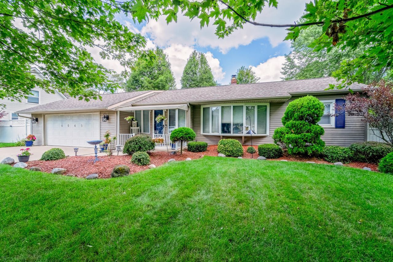 6045 Park Boulevard, South Rockwood, MI 48179 Main Photo