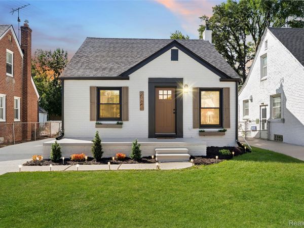 20640 Fleetwood Drive , Harper Woods, Mi 48225