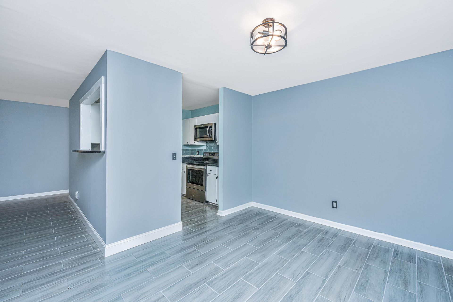 403 Greenmeadow Drive Photo 11