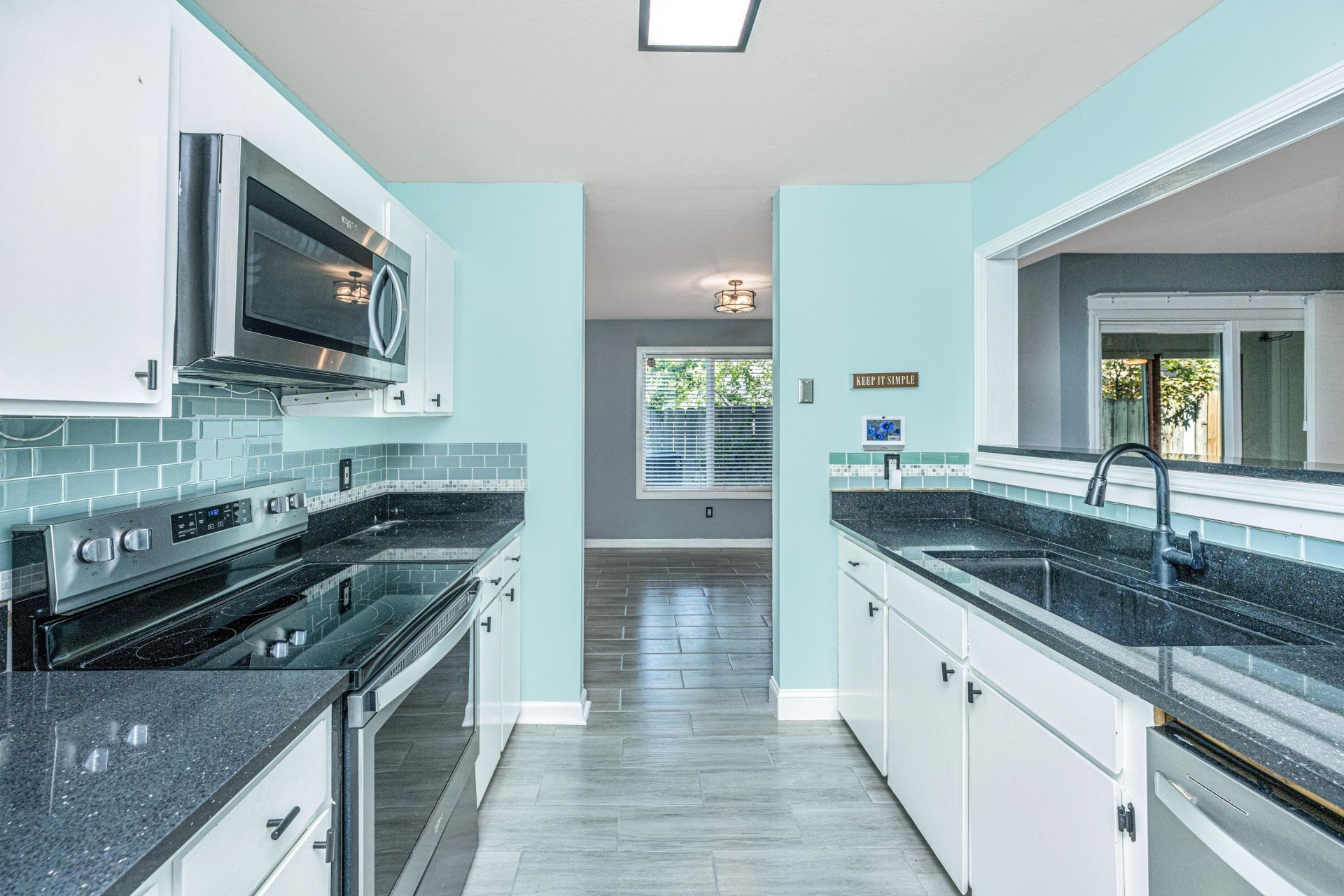 403 Greenmeadow Drive Photo 14