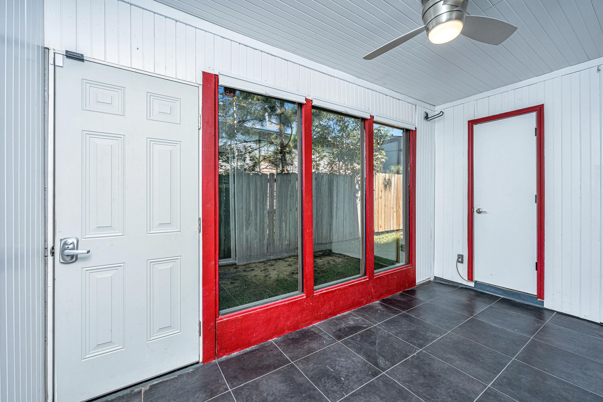 403 Greenmeadow Drive Photo 17