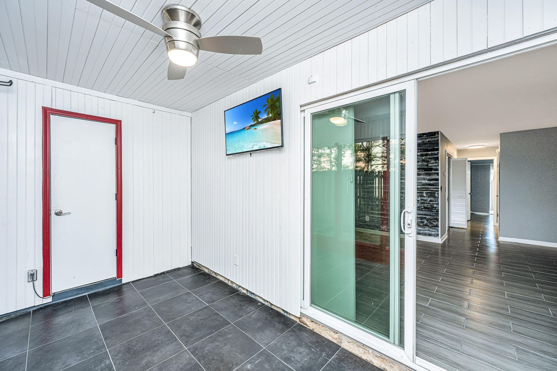 403 Greenmeadow Drive Photo 18