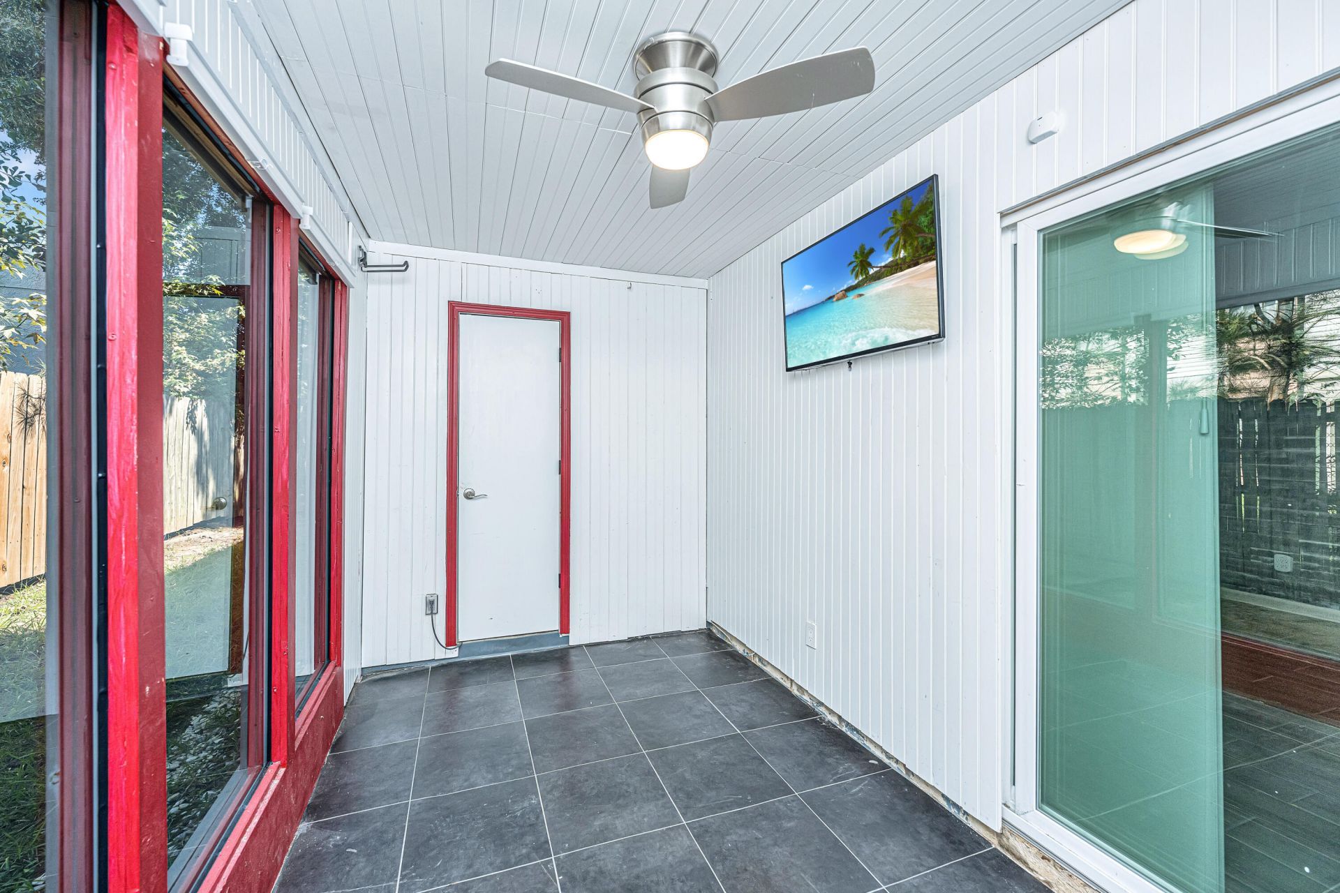 403 Greenmeadow Drive Photo 19