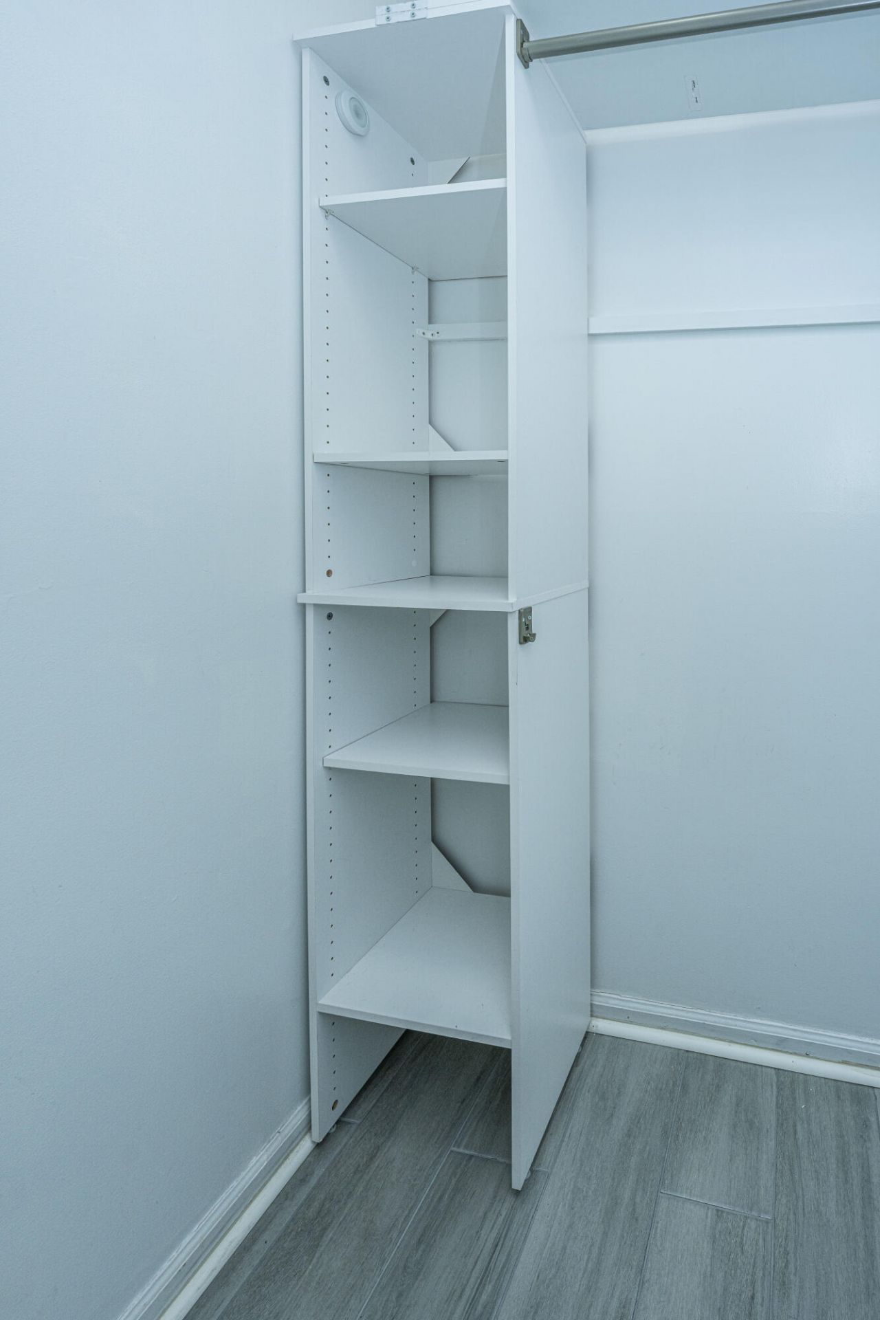 403 Greenmeadow Drive Photo 32