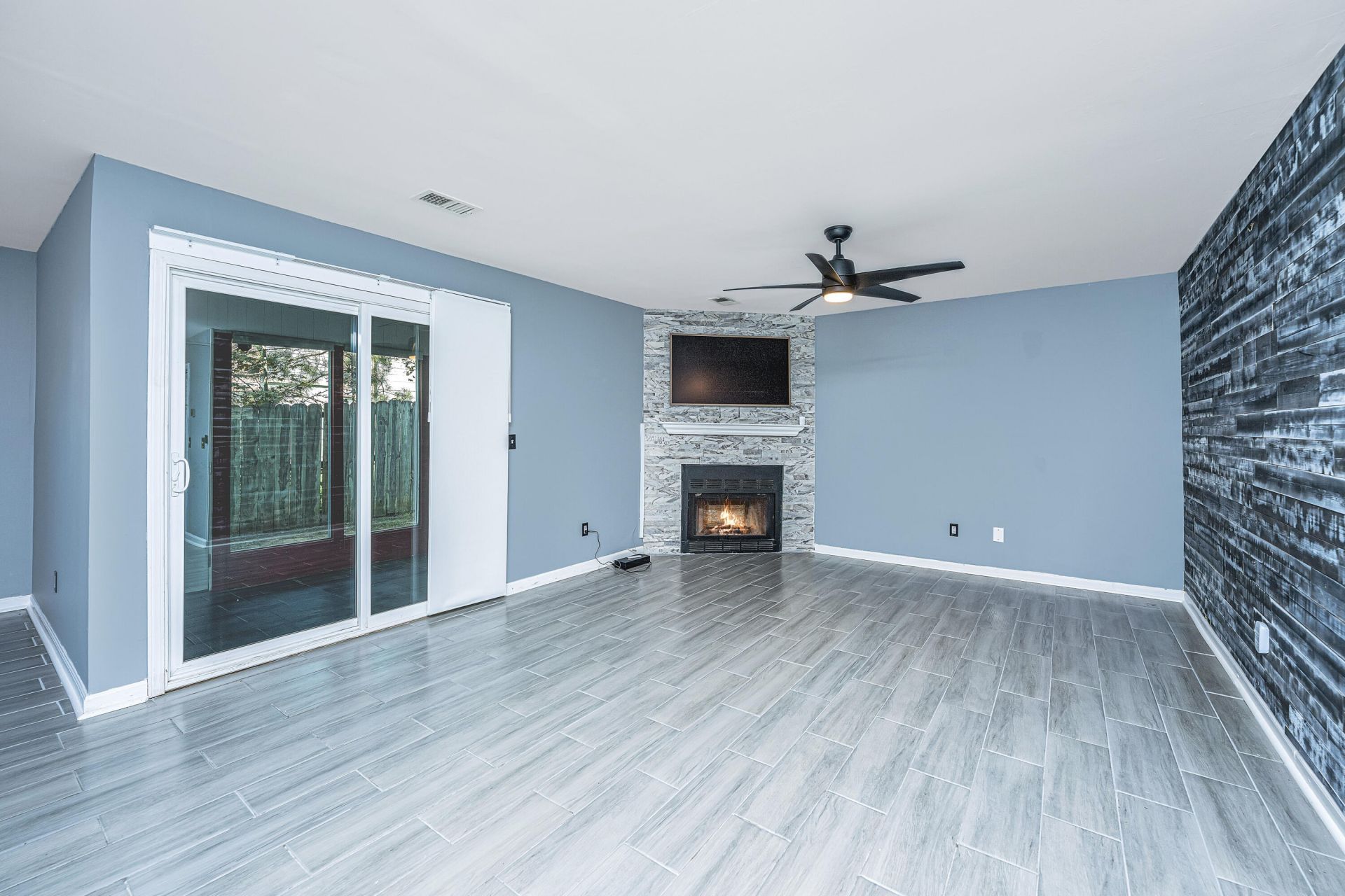403 Greenmeadow Drive Photo 4