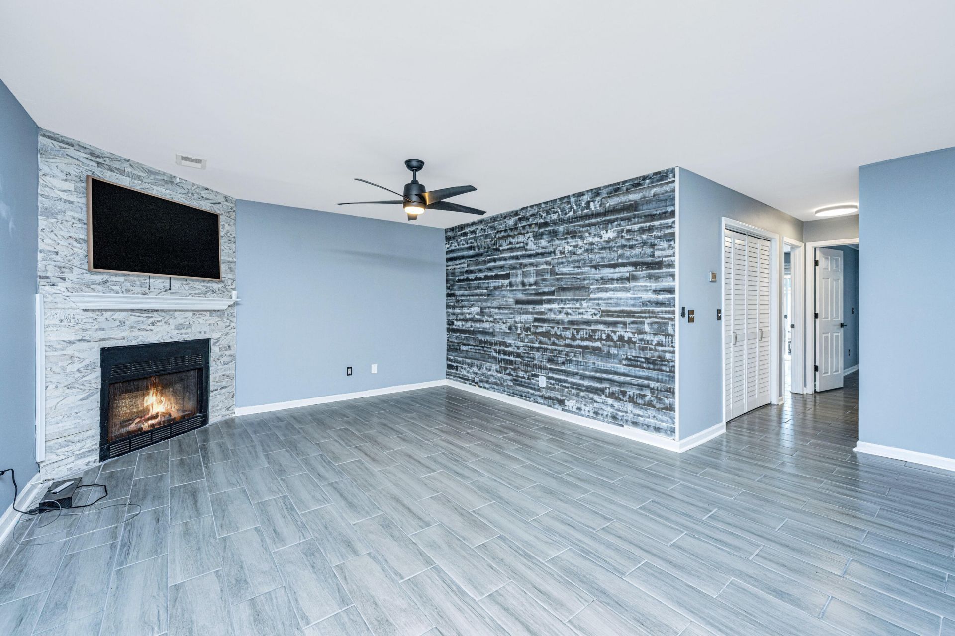 403 Greenmeadow Drive Photo 6