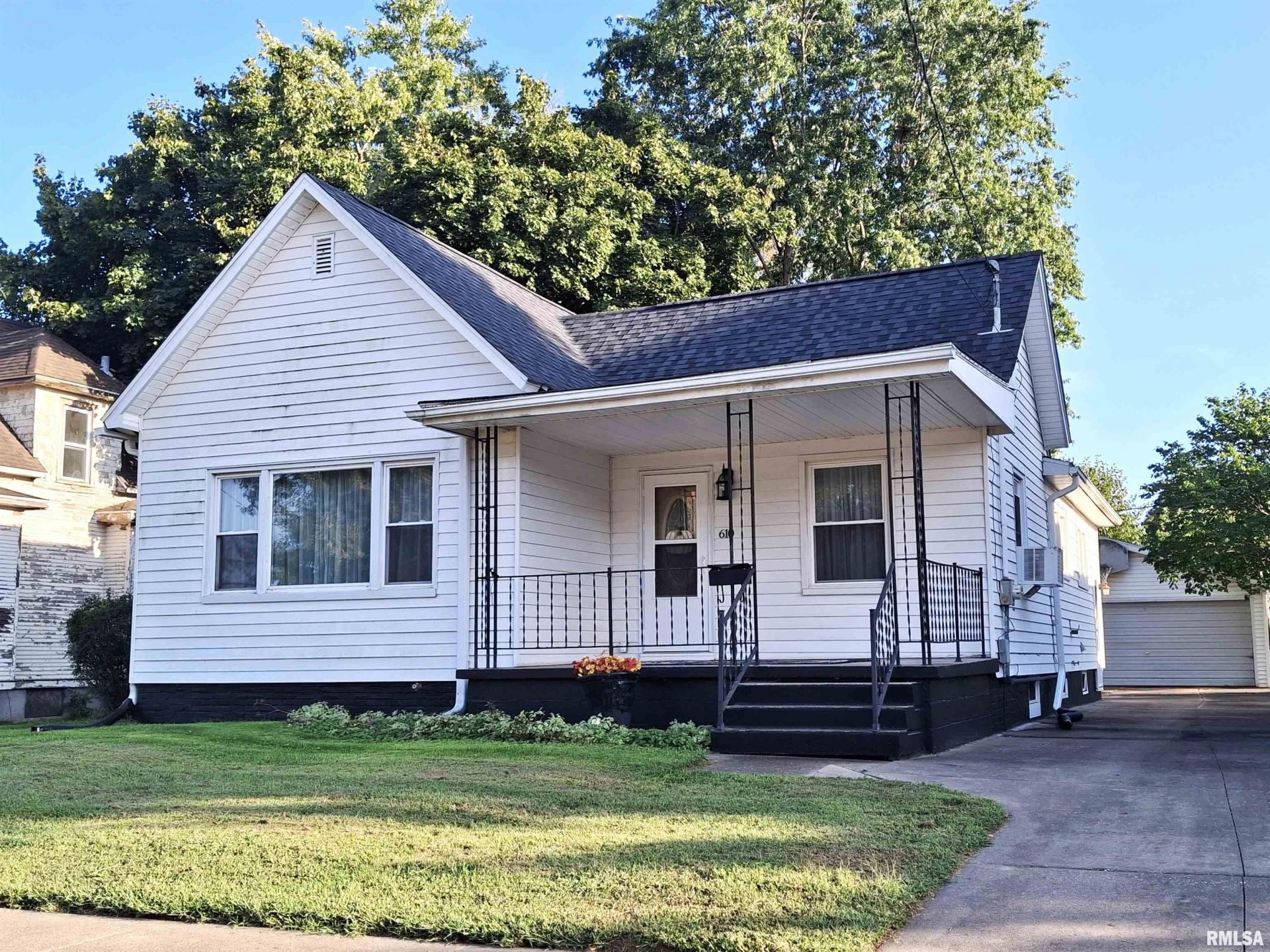 610 Maple Street, Canton, IL 61520 Main Photo
