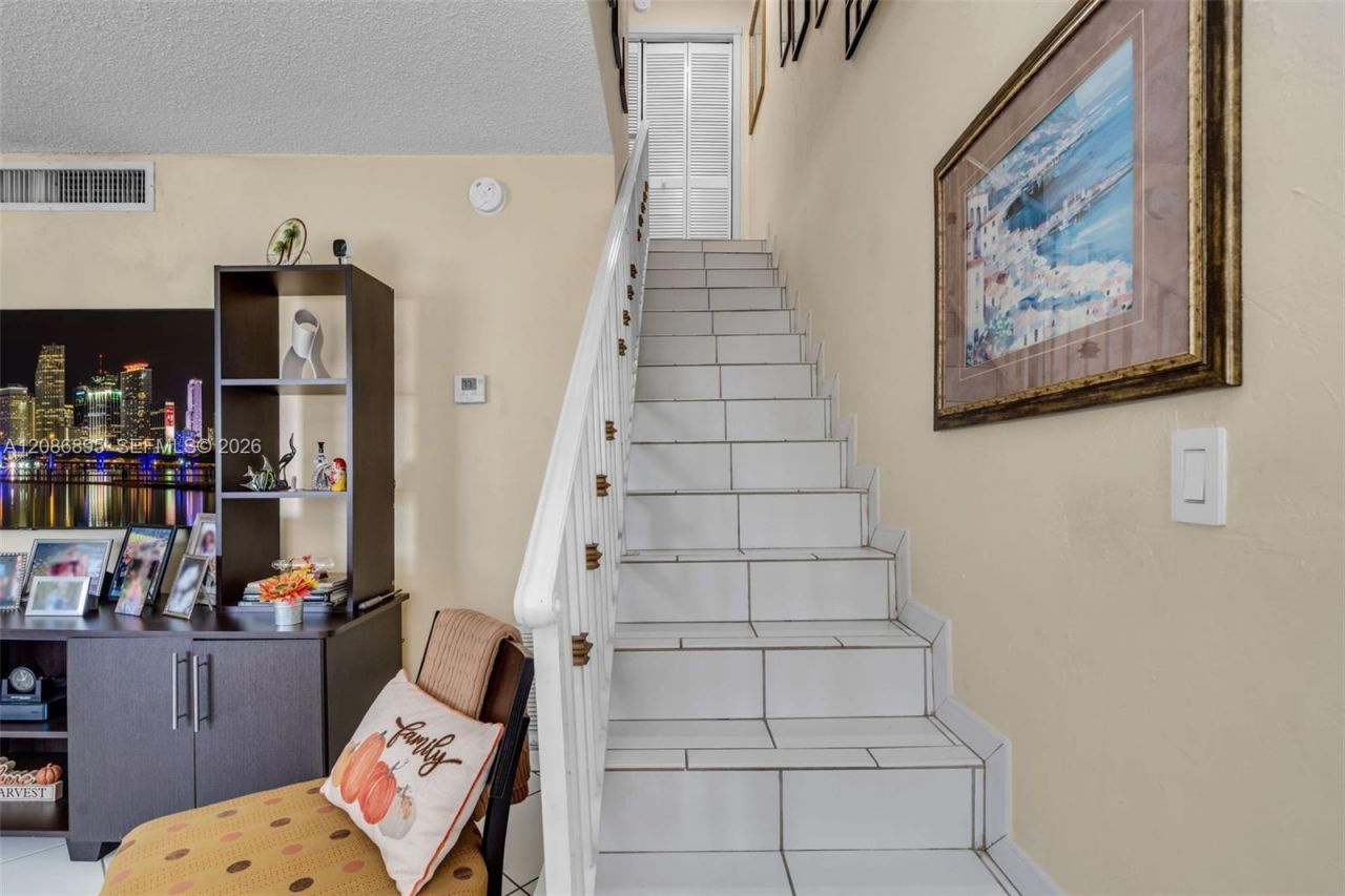 1300 W 53rd St, Unit 20, Hialeah, FL 33012 Photo