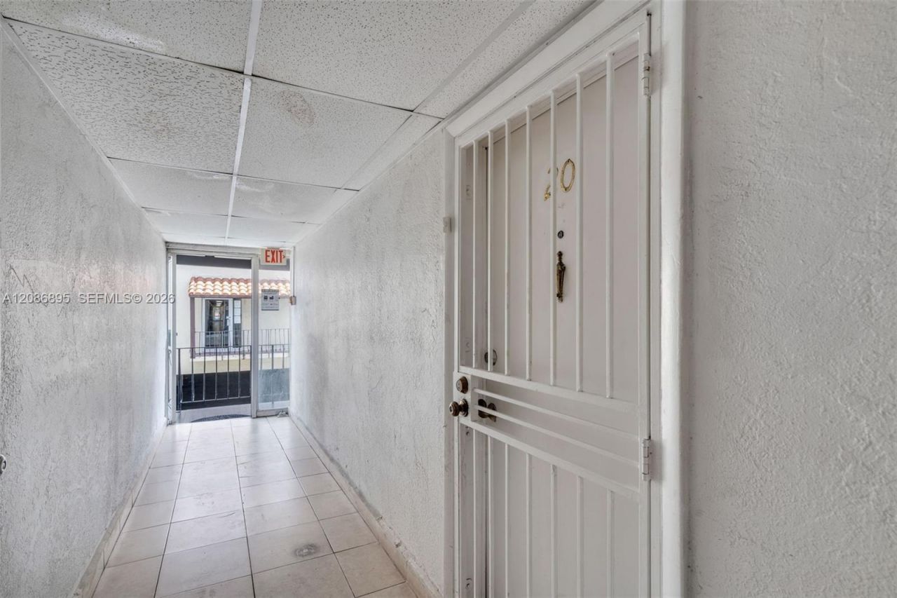 1300 W 53rd St, Unit 20, Hialeah, FL 33012 Photo