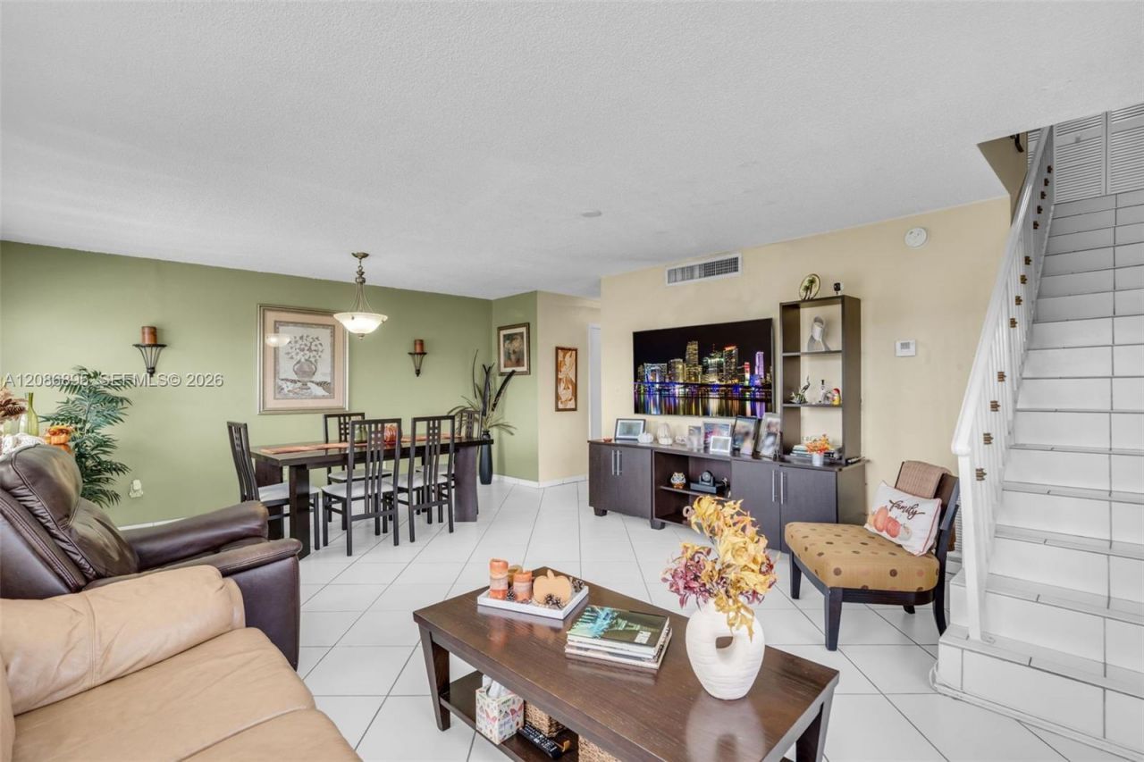 1300 W 53rd St, Unit 20, Hialeah, FL 33012 Photo