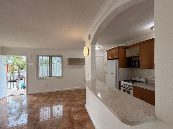 7000 23RD St , Unit 42, Miami, FL 33155