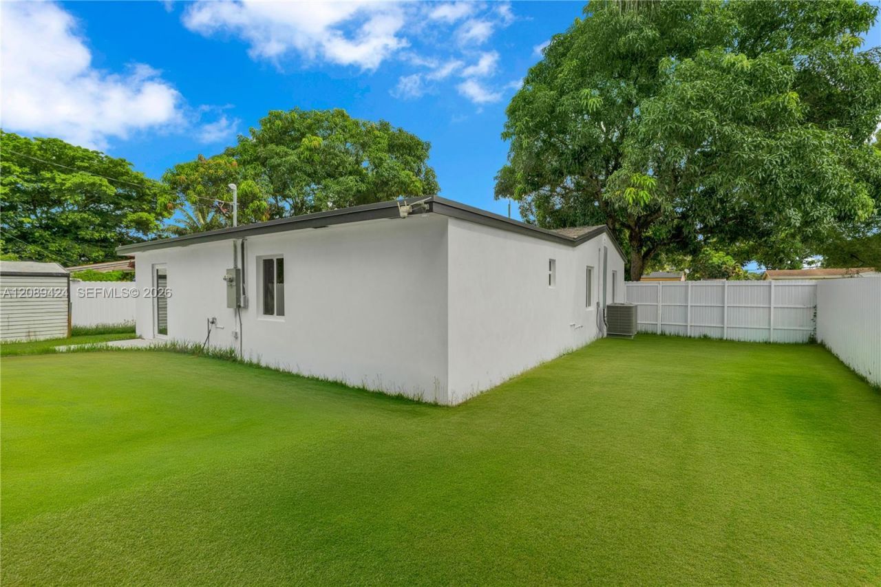 16400 NW 17th Ct, Miami Gardens, FL 33054 Photo