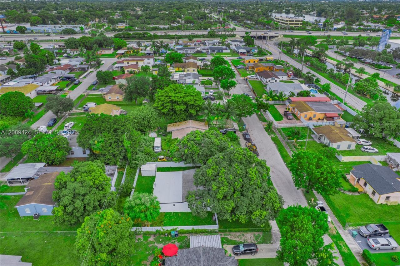 16400 NW 17th Ct, Miami Gardens, FL 33054 Photo
