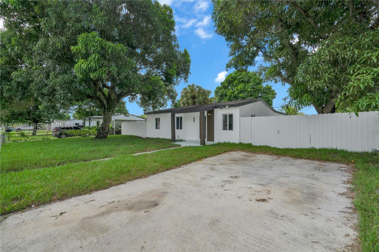 16400 NW 17th Ct, Miami Gardens, FL 33054 Photo