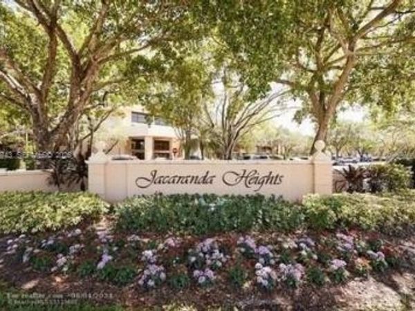8592 W Sunrise Blvd , Unit 105, Plantation, FL 33322