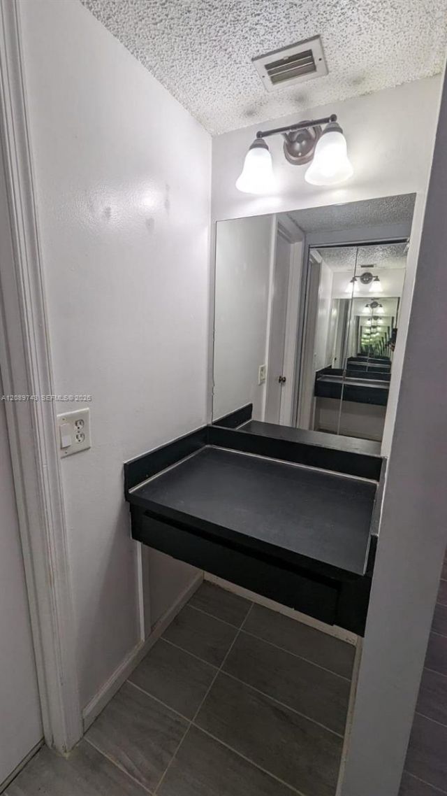 8592 W Sunrise Blvd, Unit 105, Plantation, FL 33322 Photo