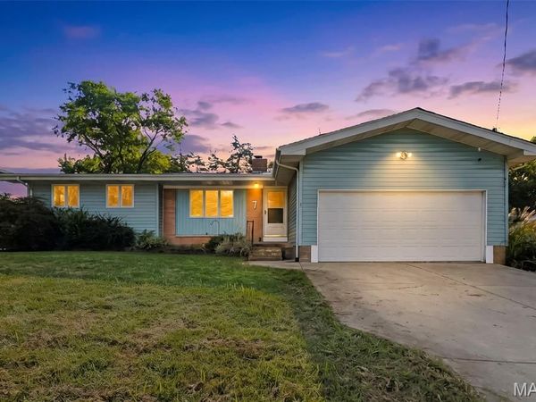 7 Valley Road, St Charles, MO 63303