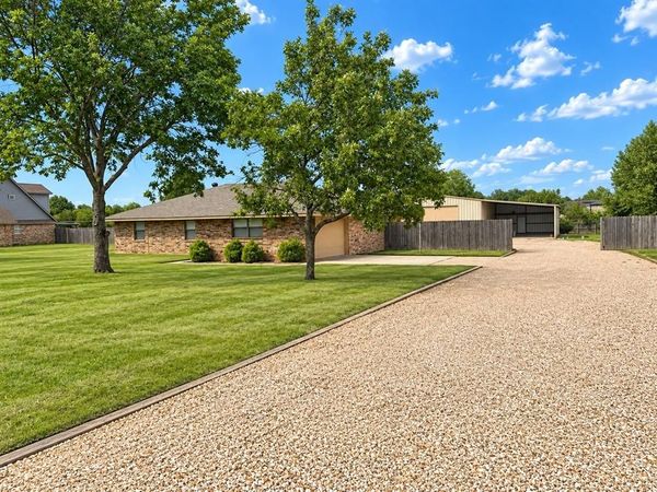 141 S Meadowbrook Drive , Pottsboro, TX 75076
