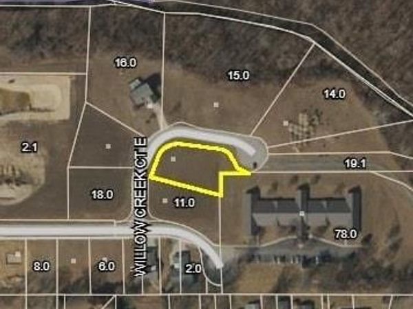 113 E Willow Creek Court, Winamac, IN 46996