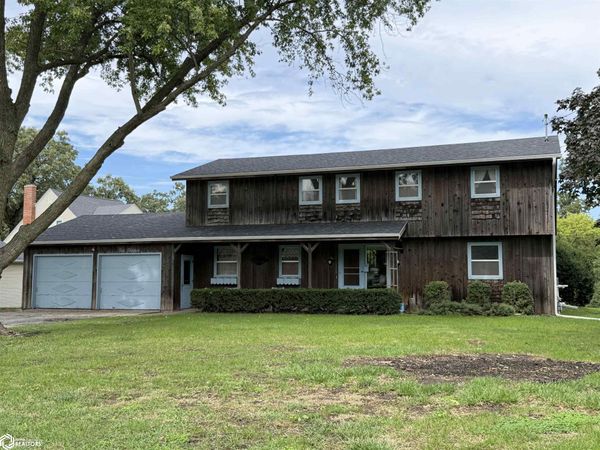 1013 4th Ave SW, Humboldt, IA 50548