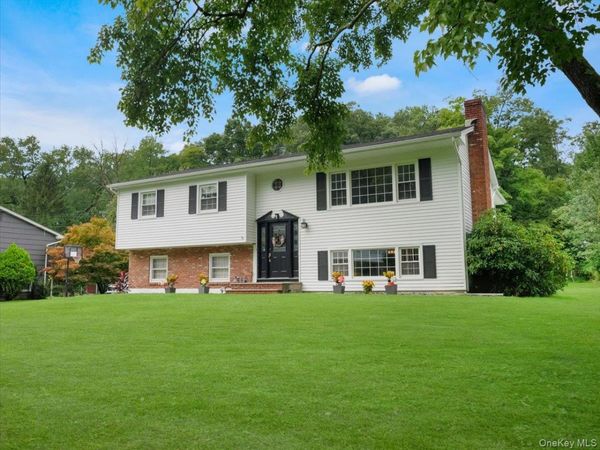 1 S Park Lane , Nanuet, NY 10954