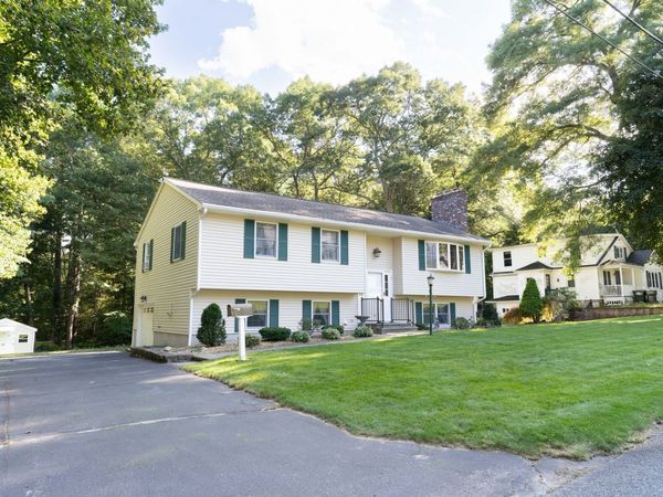 14 Delaney Ave, Dudley, MA 01571