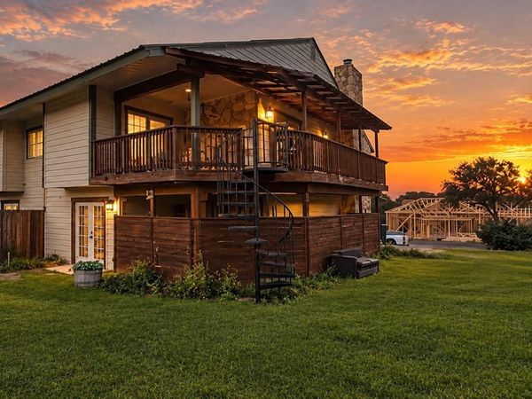 102 Falcon LN, Unit 1, Horseshoe Bay, TX 78657