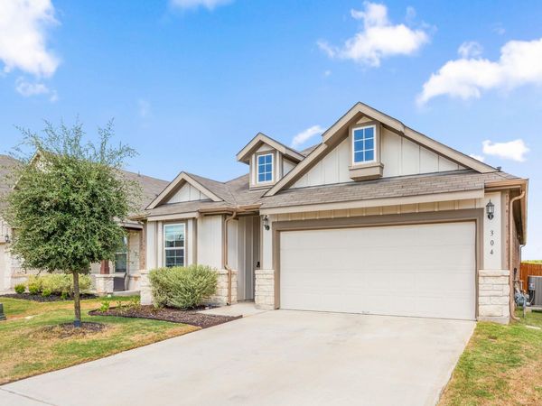 304 Sweetleaf DR, Buda, TX 78610