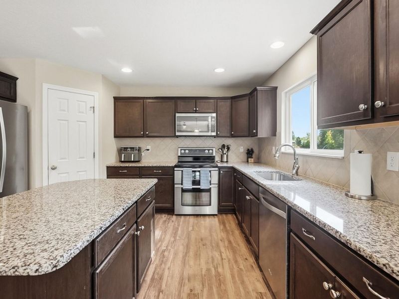 3524 Woodland Drive, Hilliard, OH 43026 Photo 4